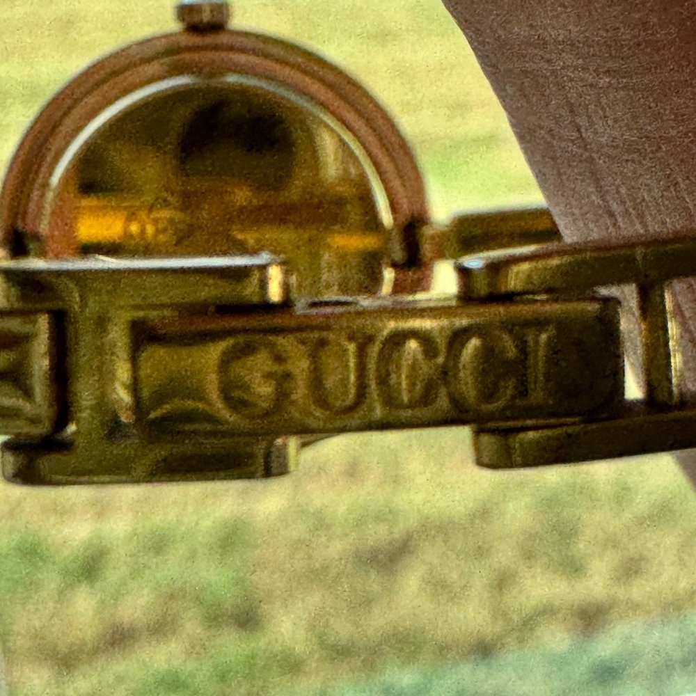 GUCCI Gold Watch with Additional Bezels, 17 total. Pre-treasured. Best Offer. - Picture 4 of 12